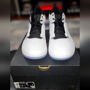 NEW Nike Jordan Fadeaway Sneakers White/Dark Concord Black- Men's Size 13